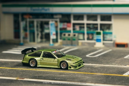 T64G-060-GR Tarmac Works 1:64 Toyota Sprinter Trueno AE86 Widebody Green model car
