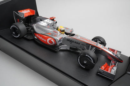 1:18 MINICHAMPS 530091801 Vodafone McLaren Mercedes MP4-24 2009 #1 L. Hamilton model car