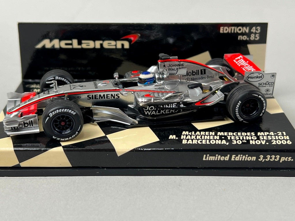 1:43 MINICHAMP 530064399 McLaren Mercedes MP4-21 Barcelona 30th NOV. 2006 #1 model car