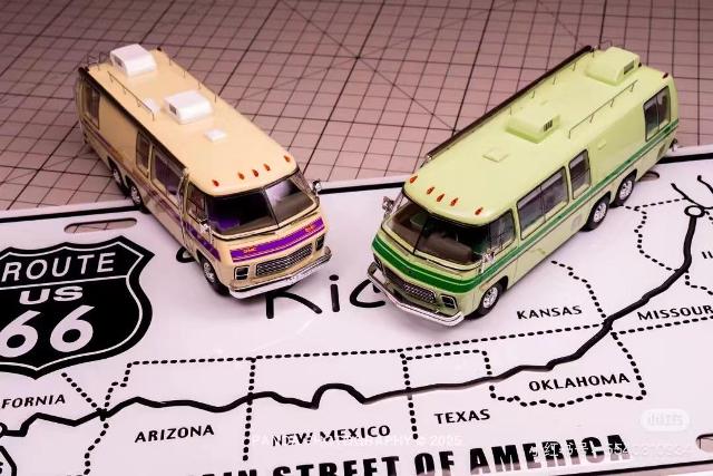 MK Miniatures 1:64 GMC Motorhome 1978 Green model car