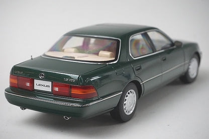 8230811G XiaoGuang MODEL 1:18 Lexus LS400 1993 Green