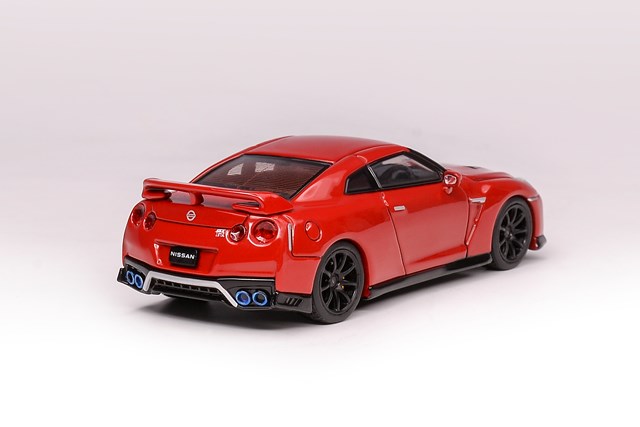 M63512 MOTORHELIX 1:64 Nissan GT-R (R35) Track Edition Solid Red