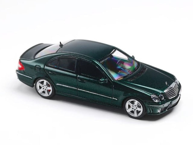 [ Pre-order ] KING MODEL 1:64 E63 AMG W211 British Green