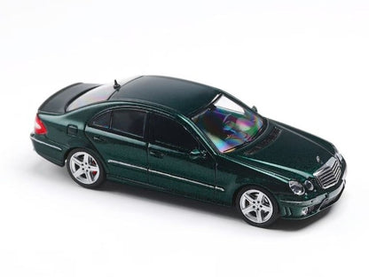 [ Pre-order ] KING MODEL 1:64 E63 AMG W211 British Green