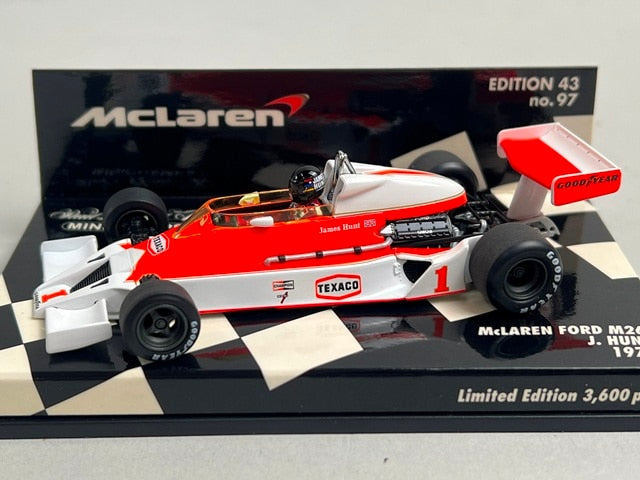 1:43 MINICHAMPS 530774301 McLaren Ford M26 1977 J. Hunt model car