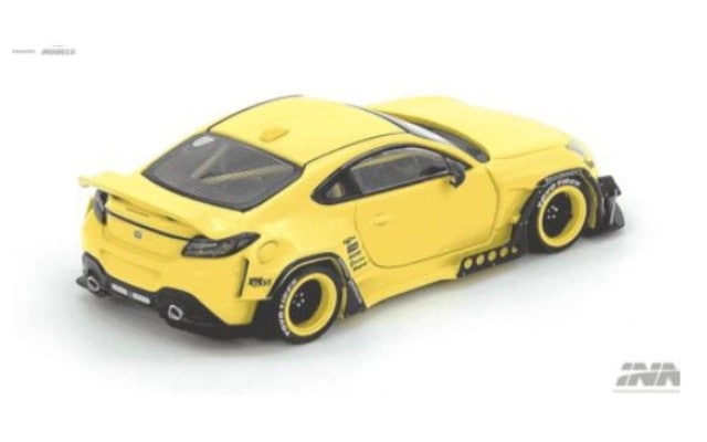 IN64-GR86P-YELLOW INNO Model 1:64 Toyota GR86 "PANDEM" Yellow model car