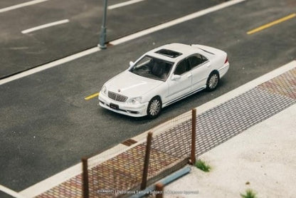 T64G-072-WH Tarmac Works 1:64 Mercedes-Benz S-Class Wald Alabaster White