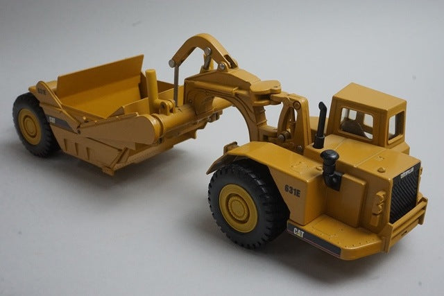 1:50 NORSCOT 55699 Caterpillar CAT 631E Scraper model car