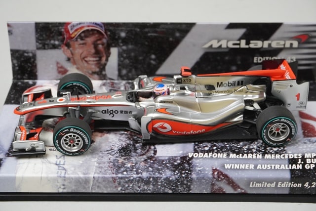 1:43 MINICHAMPS 530104311 Vodafone McLaren Mercedes MP4-25 Australian GP 2010 #1 model car