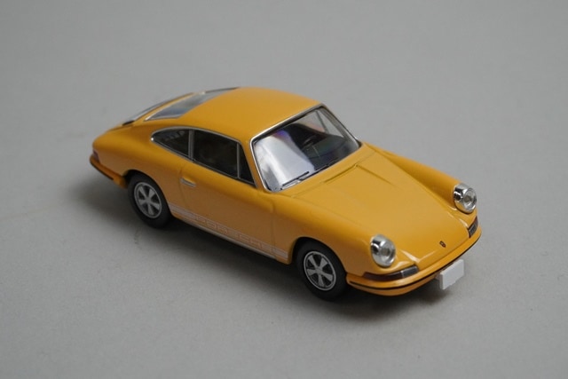 1:64 Tomica Limited Vintage LV-86b Porsche 911S 1968 model car