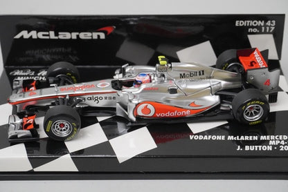 1:43 MINICHAMPS 530114304 Vodafone McLaren Mercedes MP4-26 2011 #4 model car
