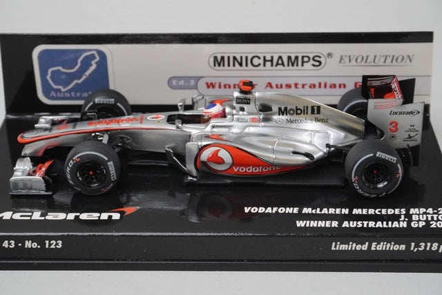 1:43 MINICHAMPS 537124303 McLaren Mercedes MP4-27 Australia 2012 #3 model car