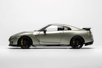 M83515 MOTORHELIX 1:18 Scale Nissan GT-R (R35) Track Edition Engineered By NISMO T-Spec 2022 Millennium Jade