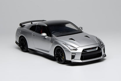 M83517 MOTORHELIX 1:18 Scale Nissan GT-R (R35) Track Edition Engineered By NISMO T-Spec 2022 Ultimate Metal Silver
