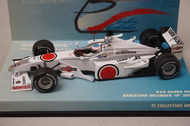 1:43 MINICHAMPS 518004399 BAR Honda 002 Barcelona 2000 Takuma Sato model car