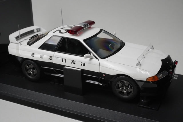 1:18 KYOSHO 08366A Nissan Skyline GT-R Police #502 model car