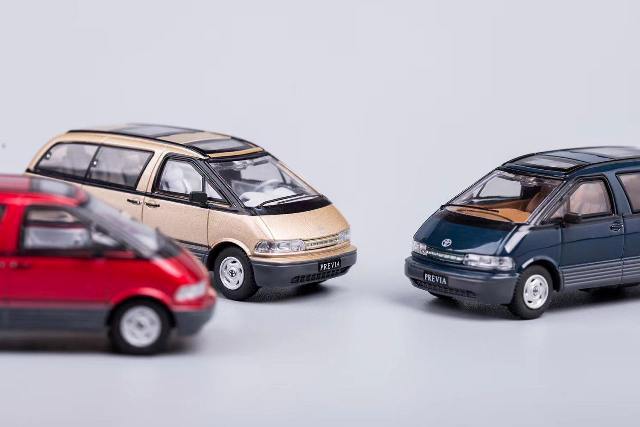 KS-016-108 GCD Gaincorp Products 1:64 Toyota PREVIA Estima Red LHD model car