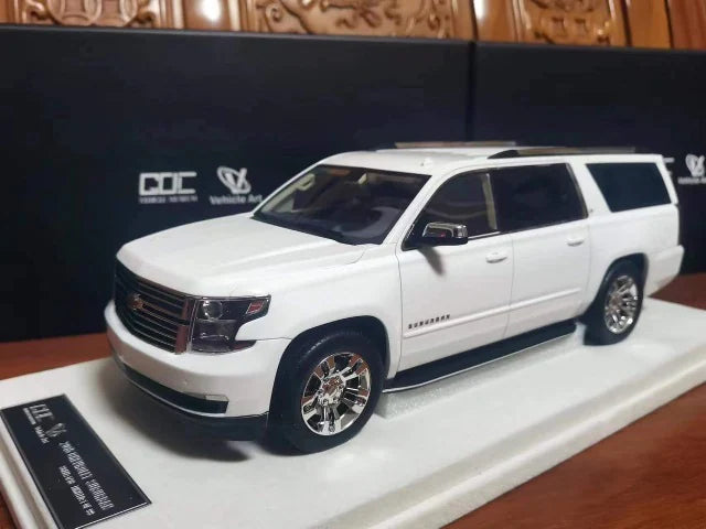 GOC & Vehicle Art 1:18 Chevrolet Suburban White