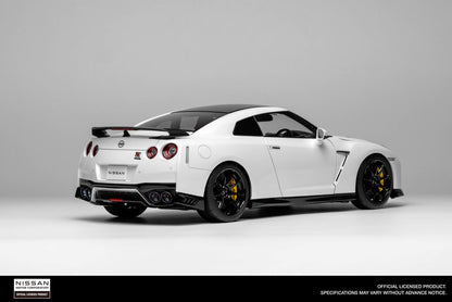 [ Pre-order ] M83518 MOTORHELIX 1:18 Nissan GT-R (R35) Track Edition Engineered By NISMO T-Spec 2022 Brilliant White Pearl