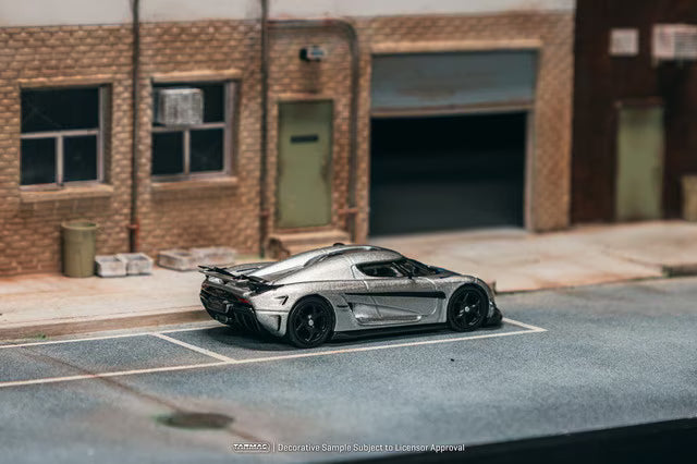 T64G-TL017-SL Tarmac Works 1:64 Koenigsegg Regera Silver Metallic / Blue Accents