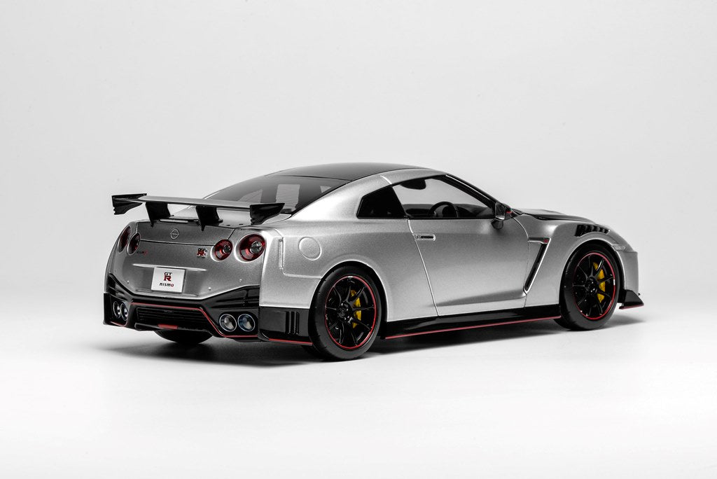 [ Pre-order ] M83528 Motor Helix 1:18 Scale Nissan GT-R NISMO (R35) Special Edition 2022 Ultimate Metal Silver