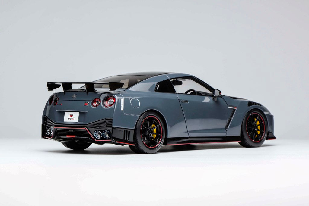 [ Pre-order ] M83530 Motor Helix 1:18 Scale Nissan GT-R NISMO (R35) Special Edition 2022 NISMO Stealth Gray
