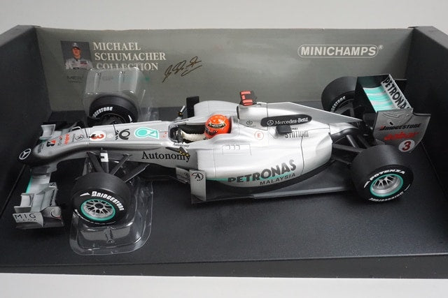 1:18 MINICHAMPS 110100003 Mercedes GP F1 Team MGP W01 2010 #3 M. Schumacher model car