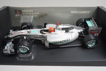 1:18 MINICHAMPS 110100003 Mercedes GP F1 Team MGP W01 2010 #3 M. Schumacher model car