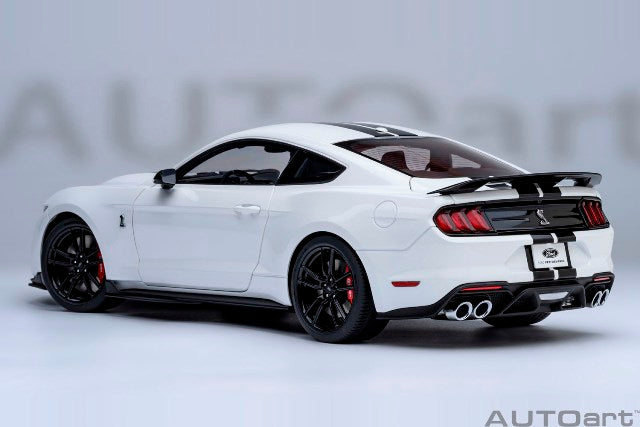 [ Pre-order ] 73095 AUTOart 1:18 Ford Mustang Shelby GT500 (White with Black Stripes)