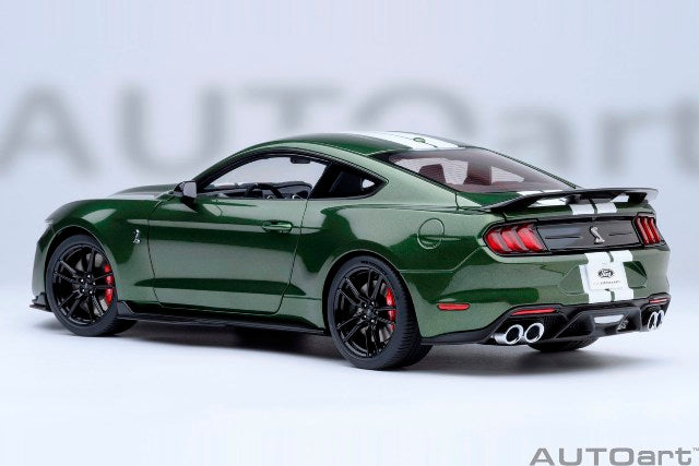 [ Pre-order ] 73097 AUTOart 1:18 Ford Mustang Shelby GT500 (Green with White Stripes)