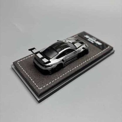 [ Pre-order ] TOP LUX 1:64 Porsche 992 GT3 RS Silver with Carbon Top