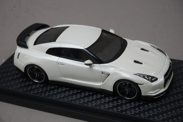 1:43 HPI 8438 Nissan GT-R (R35) SpecV Brilliant White Pearl