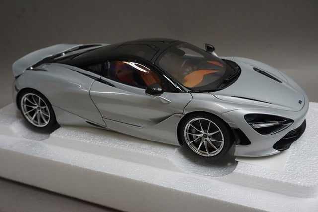 1:18 AUTOart 76071 McLaren 720s Metallic White model car