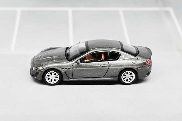 [ Pre-order ] LL-008-318 Shadow 1:64 Maserati GT Gray(LHD)