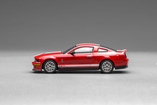 [ Pre-order ] GL-1251005A Motor Helix 1:64 Ford Mustang Shelby GT500 2007 Torch Red