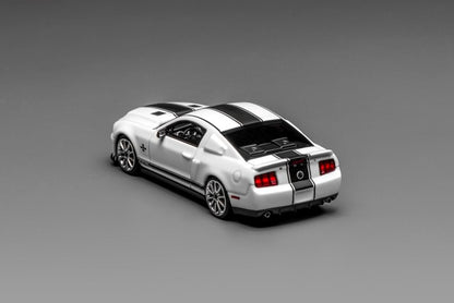 [ Pre-order ] GL-1251006A Motor Helix 1:64 Ford Mustang Shelby GT500 Super Snake 2007 Performance White