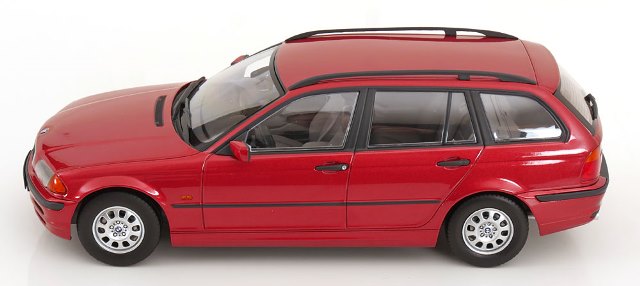 [ Pre-order ] KKDC181465 KK scale 1:18 BMW 3er E46 Touring 1999 Red Metallic