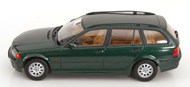 [ Pre-order ] KKDC181466 KK scale 1:18 BMW 3er E46 Touring 1999 Green Metallic