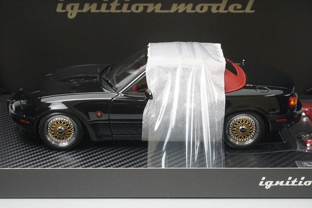 1:18 ignition model IG3197 Eunos Roadster (NA) Black