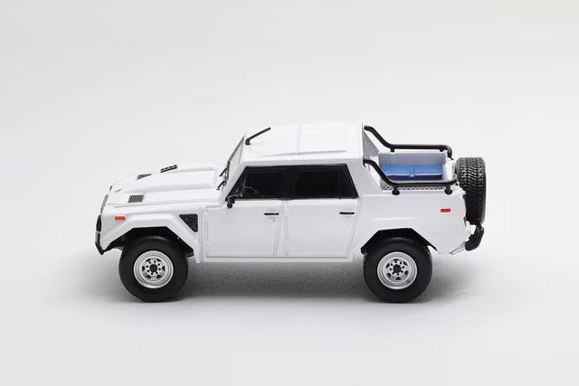 [ Pre-order ] KS-094-504 Shadow Pro 1:64 Lamborghini LM002 Pearl White (LHD)