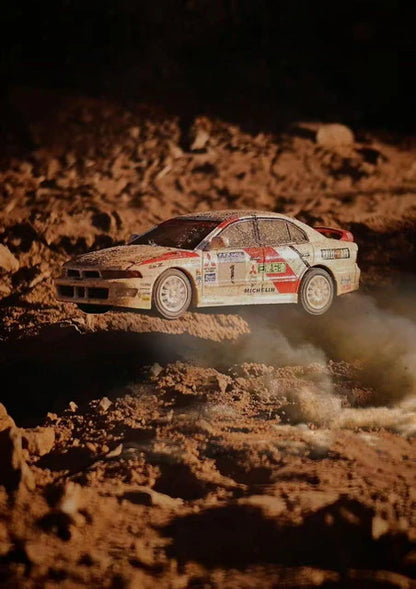 [ Pre-order ] Bliss Mold 1:64 Mitsubishi Galant Mk8 VR4 White Rally #1 Dirty Mud Splash