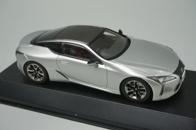 1:43 CAR-NEL CN431705 Lexus LC500 (URZ100) 2017 Sonic Silver