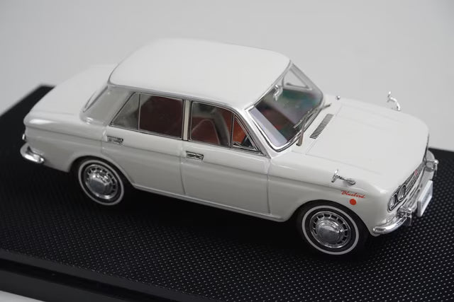 1:43 EBBRO 43641 Nissan Bluebird (410) 1964 White