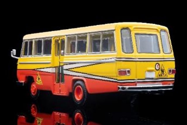 LV-N60b TOMYTEC 1:64 Nissan Civilian Kindergarten Bus (Yellow/Red) 339267
