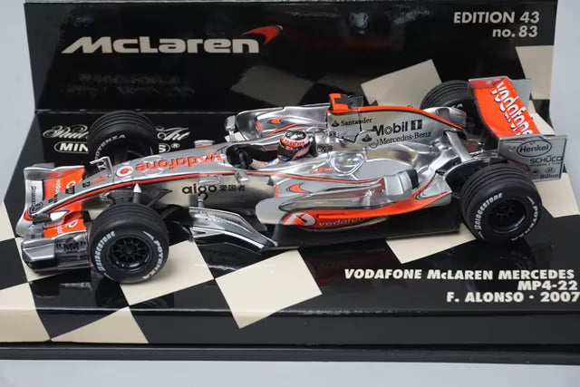 1:43 MINICHAMPS 530074301 Vodafone McLaren Mercedes MP4-22 2007 #1 F. Alonso