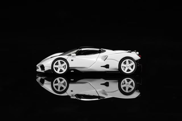 [ Pre-order ] M67002 MOTORHELIX 1:64 Nilu Suzuka White