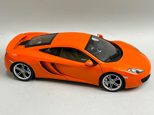 1:18 AUTOart 76006 McLaren 12C Orange