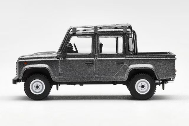 [ Pre-order ] MGT00918-007E TSM MINI-GT 1:64 Land Rover Defender 110 Crew Cab "Skyfall" English Edition Package