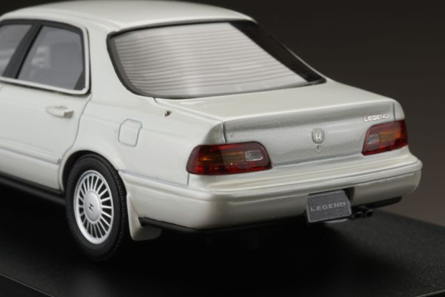 PM43142W MARK43 1:43 Honda Legend Alpha KA7 Sirius White Pearl Resin