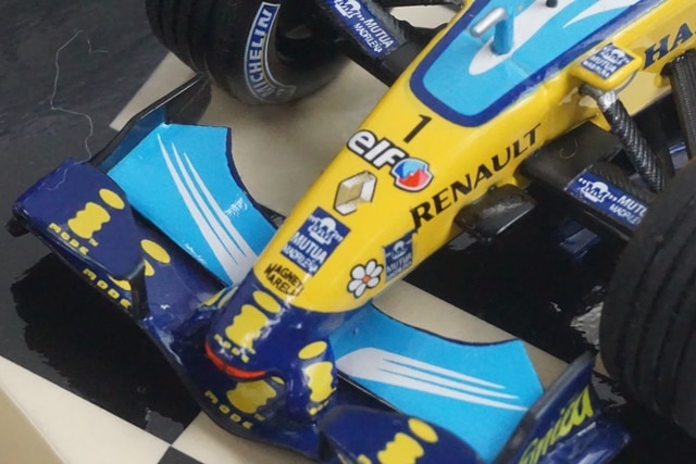 1:43 MINICHAMPS 400060201 Renault R26 French GP 2006 #1 model car